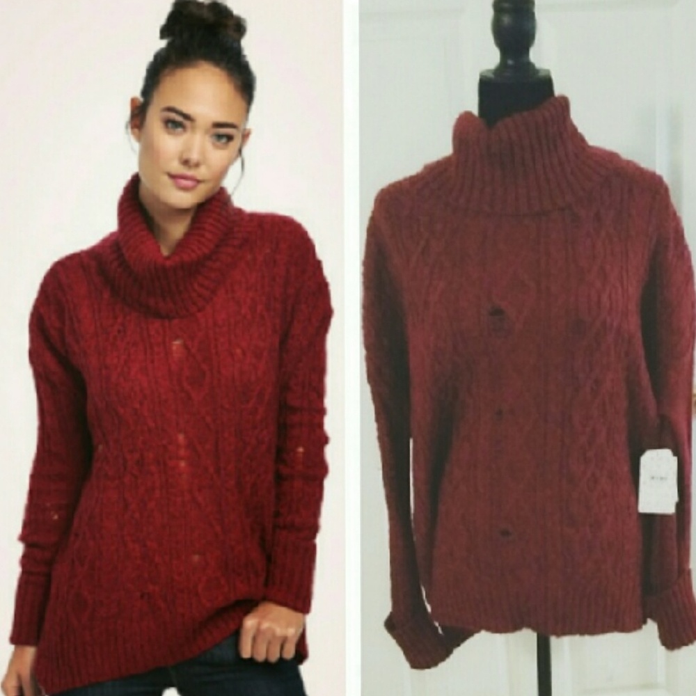 Free People Distressed Sweater Sz S NWT ☃️